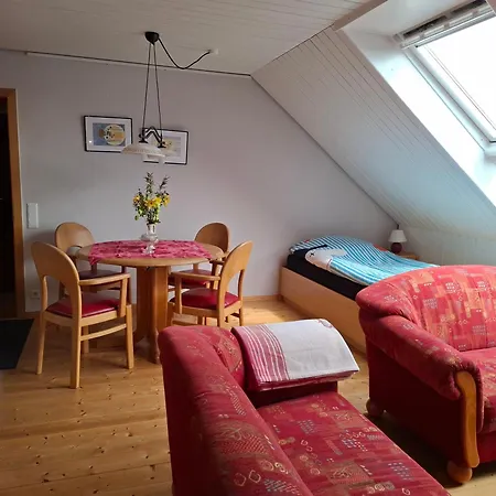 Apartamento Angelika Ferienwohnung Im Dachgeschoss *